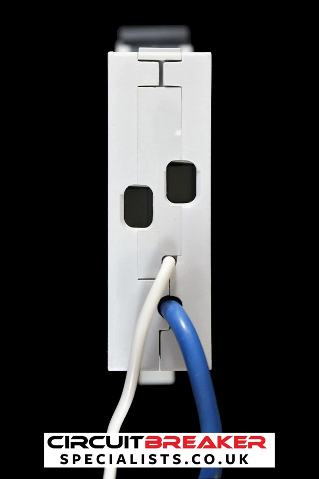 SQUARE D 20 AMP CURVE C 10kA 30mA RCBO TYPE AC QOE 120C03 - Image 4 of 4