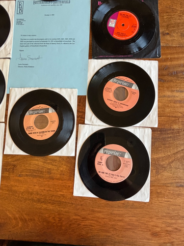 Sammy Davis Jr. 45 RPM Lot (10) owned by Sammy Davis Jr. w/ COA all Near Mint - Imagen 10 de 11