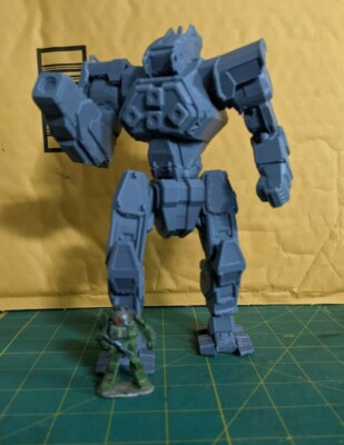 Wolfhound mech plastic 8'' tall Display size
