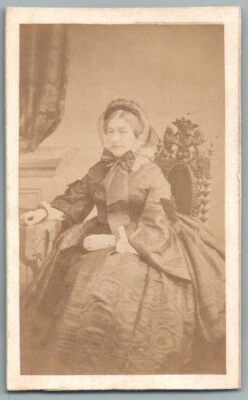 CDV 1865 Femme bourgeoise portant bonnet à rubans Photo Maujean Paris Mode Frau - Photo 1/4