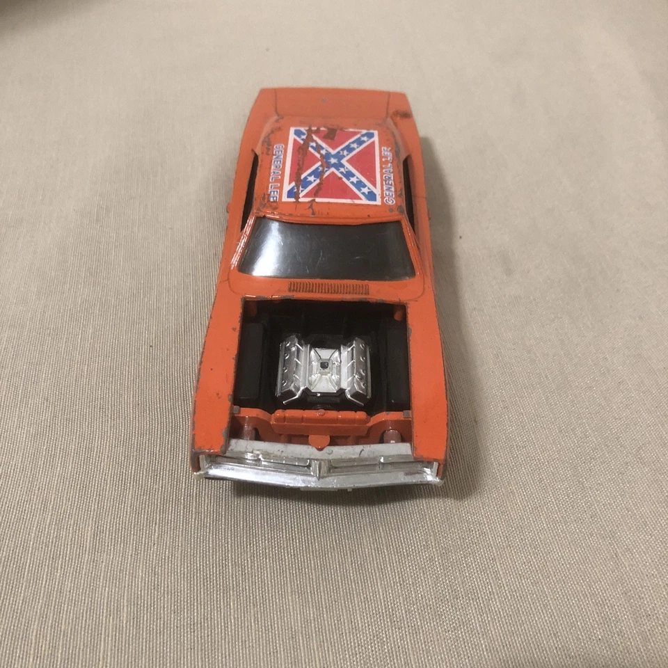 VTG ERTL 1981 DUKES oF HAZZARD GENERAL LEE 1969 CHARGER . No Hood - Image 3 of 4