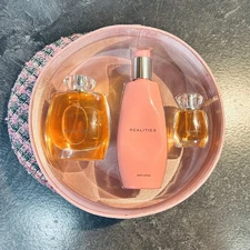 Liz Claiborne REALITIES 3 Pc Gift Set .5 & 3.4 oz EDP Spray, 6.7 oz Body Lotion