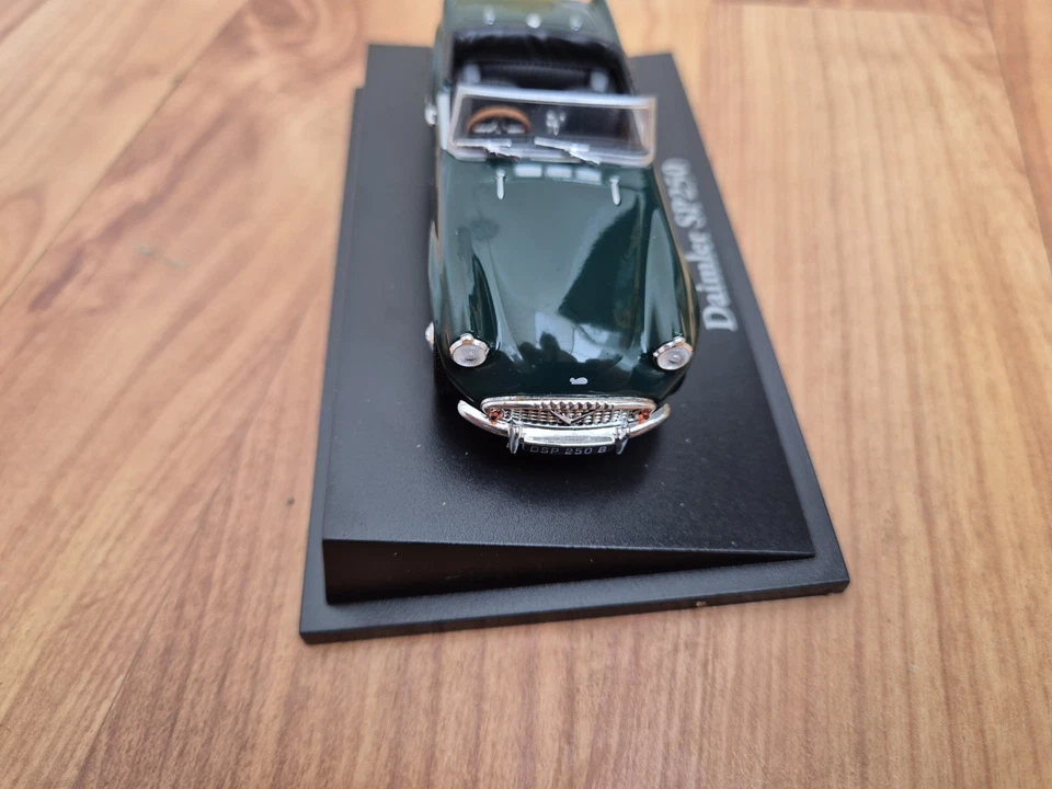 CORGI ATLAS EDITIONS 1/43 DAIMLER SP250 BRITISH GREEN DIECAST CLASSIC SPORTS CAR - Image 4 of 4