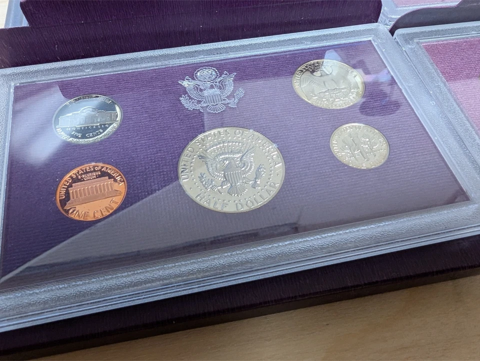 US Mint Coin Proof Sets (1987;1988;1990;1991;1992;1993;1994;2005;2006;2008) - Image 2 of 4
