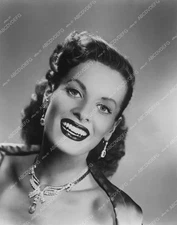 8b20-11209 beautiful Maureen O'Hara portrait 8b20-11209 8b20-11209
