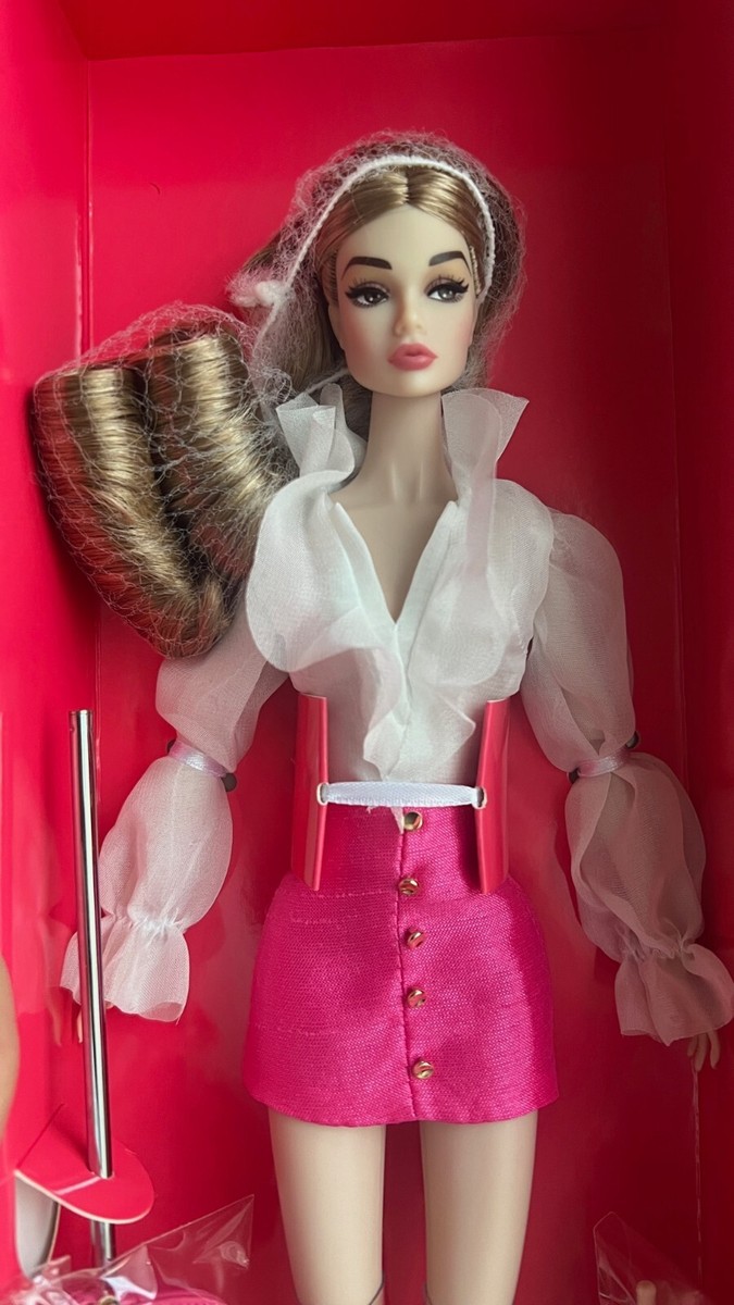 integrity toys Poppy Parker NRFB 新品未使用 INTEGRITY Toys Suited For Travel Poppy Parker Dressed Doll