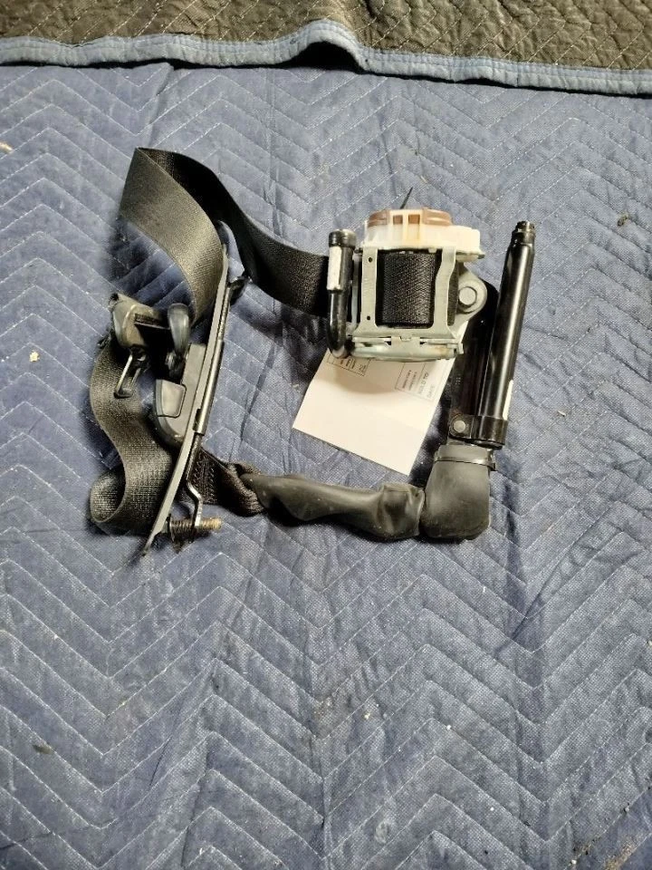 RIGHT FRONT SEAT BELT FL3Z18611B08AF 2015-2017 FORD F150 Foto 4 de 4