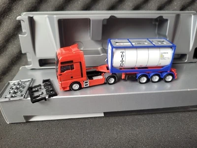 MAN TGX XXL  Triton Leasing International 20 FT Container 927840 - Bild 1 von 4