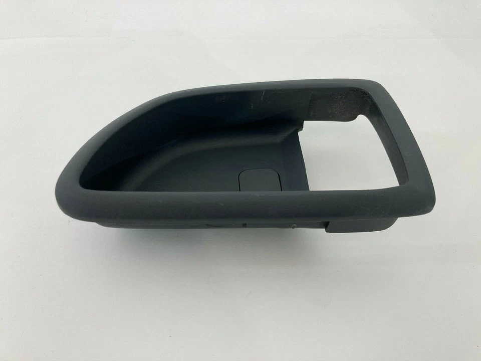 2003-2009 Kia Sorento Rear Left Driver Interior Door Handle Bezel Cover OEM Foto 3 de 4