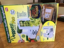 Veggetti Pro Cutter Cuts Pasta Fries Salads Cole Slaw 3 Blades Brand New