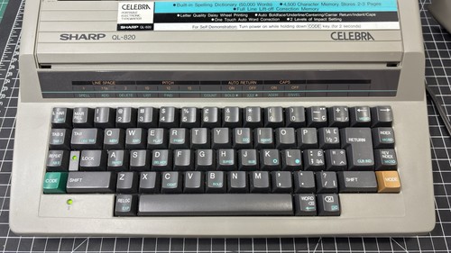 Sharp Celebra QL-820 Portable Typewriter Made In Korea 16" w/ Box And Manual - Picture 5 of 16