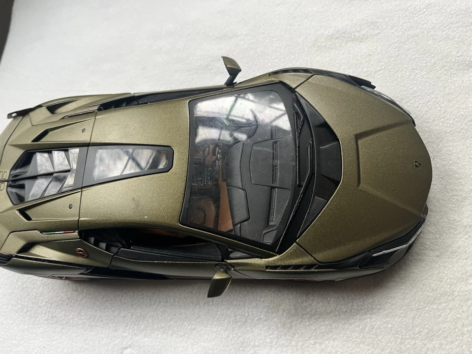 Burago Lamborghini Sian FKP 37 1:18 Scale Diecast Car - Image 4 of 4
