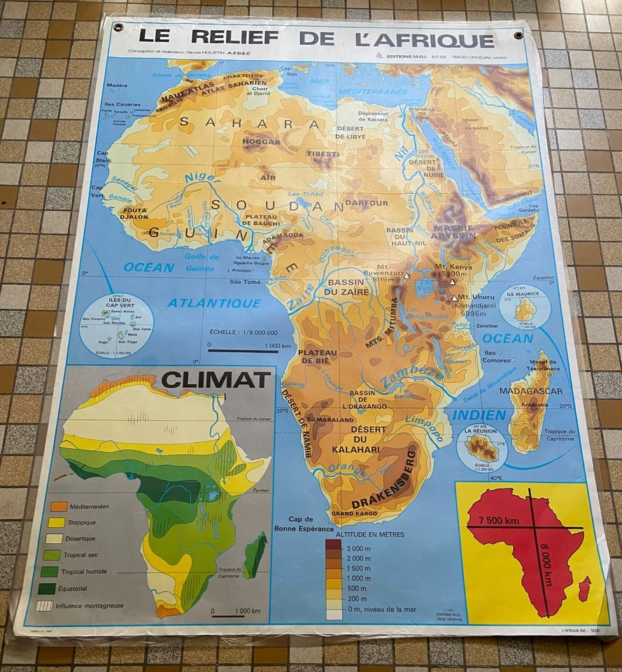 Affiche scolaire "AFRIQUE relief états et population " années 90 - Photo 1/4