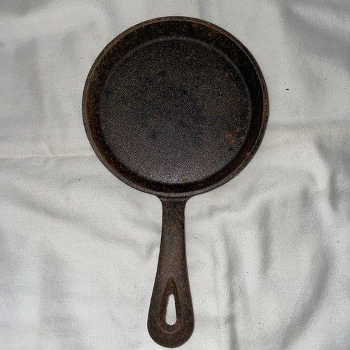 VTG Lodge 3 notch #8 sk D1 - USA cast iron skillet w smoke ring - New Condition. - Picture 12 of 14