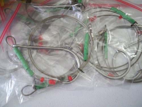 (2) 16/0 FISHINGLEADERS 16/0 STAINLESS BIG GAME HOOKS 4' STAINLESS 1700LB WIRE - Picture 2 of 5