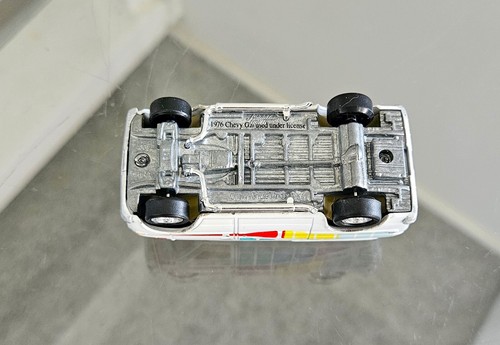 VINTAGE 2002 JOHNNY LIGHTNING WHITE / MOD COLORS 1976 CHEVY VAN M/NM UNUSED - Picture 6 of 6