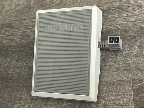 Bernina Typ 01 Fußsteuerung Pedal einziehbar OEM Original weiß grau getestet