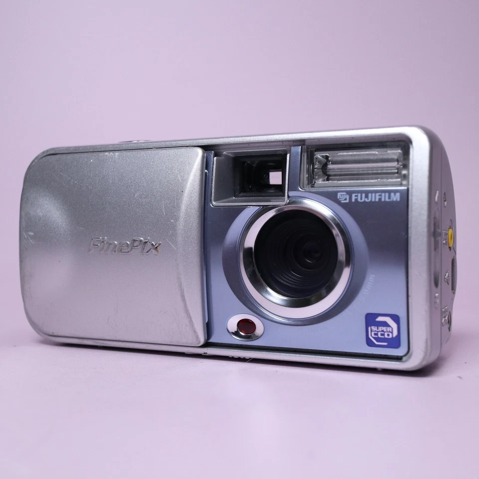 Fujifilm Digital Camera FinePix A605 3.1MP Silver Tested, photo 2 of 5