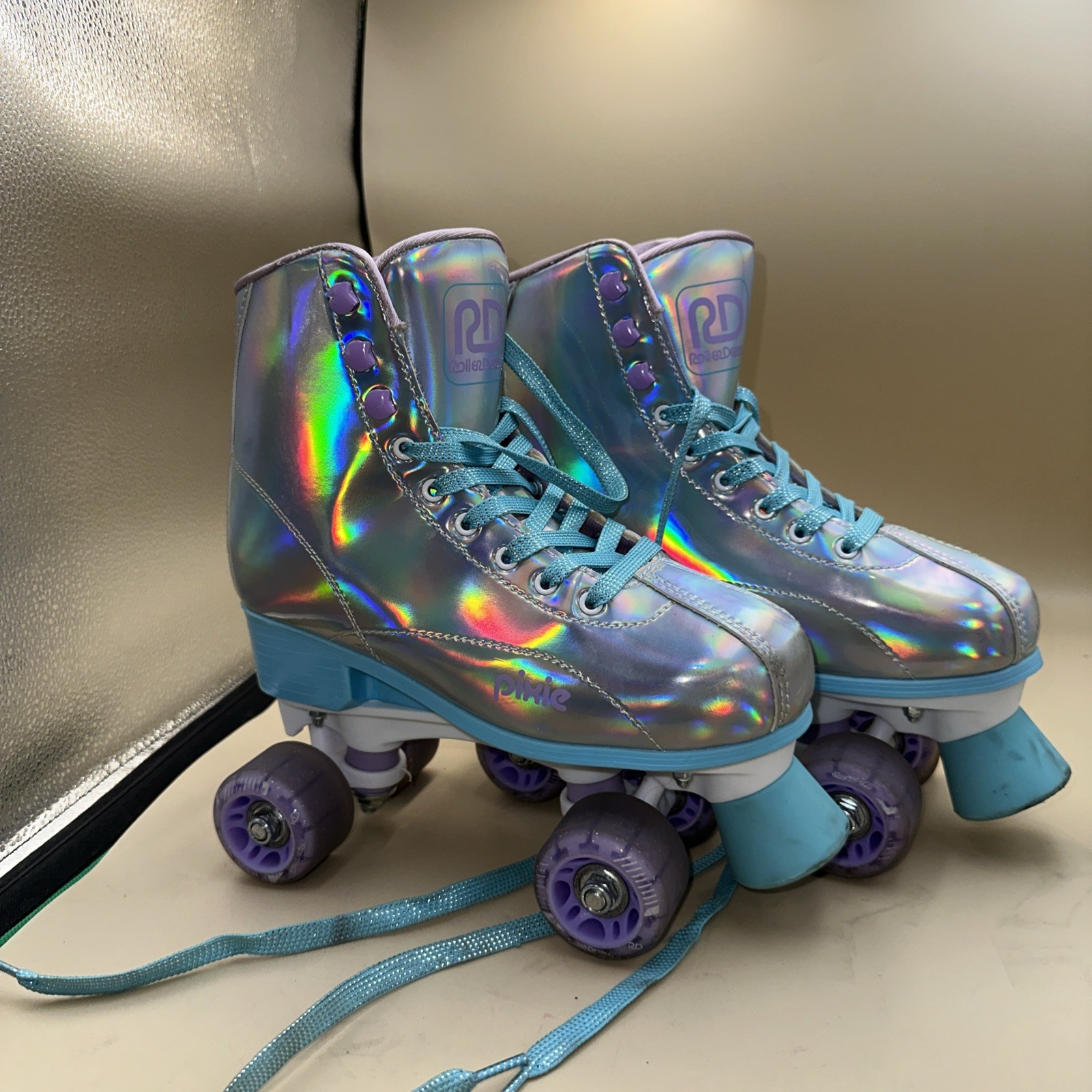 #N45- Roller Derby Girls Youth Pixie Holographic Roller Adju