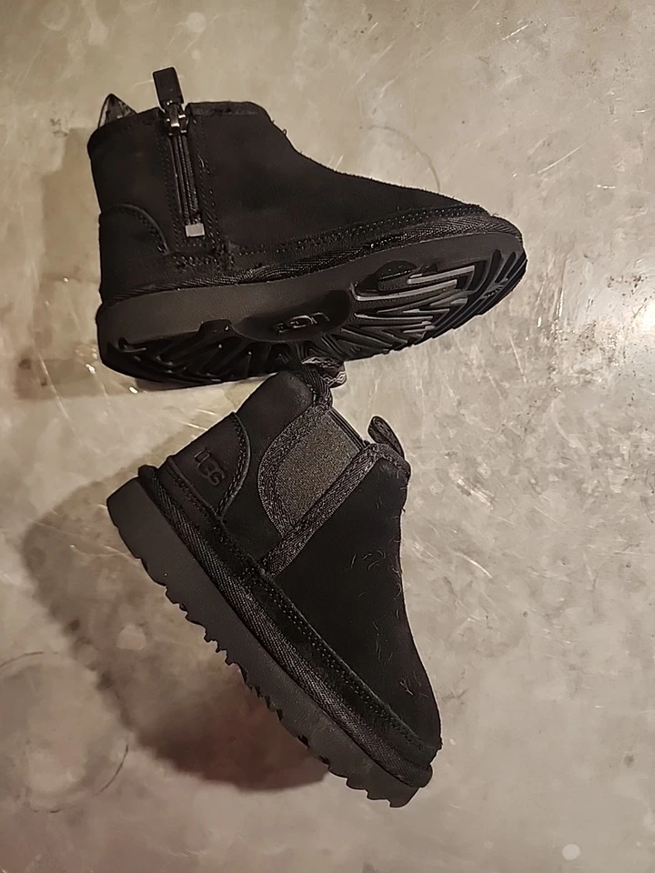 Zapato Bota Chelsea Ugg Neumel Negro Niños Pequeños Talla 7 Foto 2 de 4