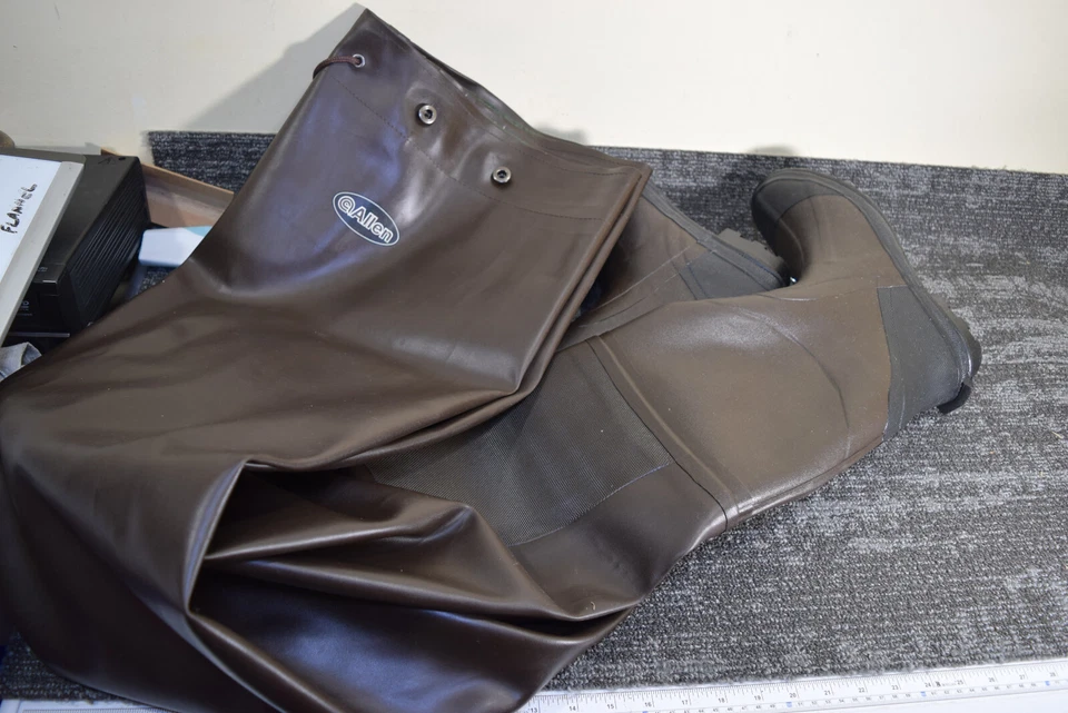 ALLEN Grand River Chest Fly Fishing Waders MENS 11 Boots NEW - Image 2 of 4
