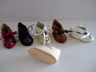 chaussures de poupées anciennes