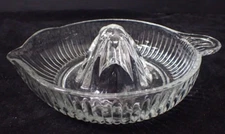 Vintage Clear Glass Manual Orange Juicer Citrus Squeezer Lemon Reamer Lot 22