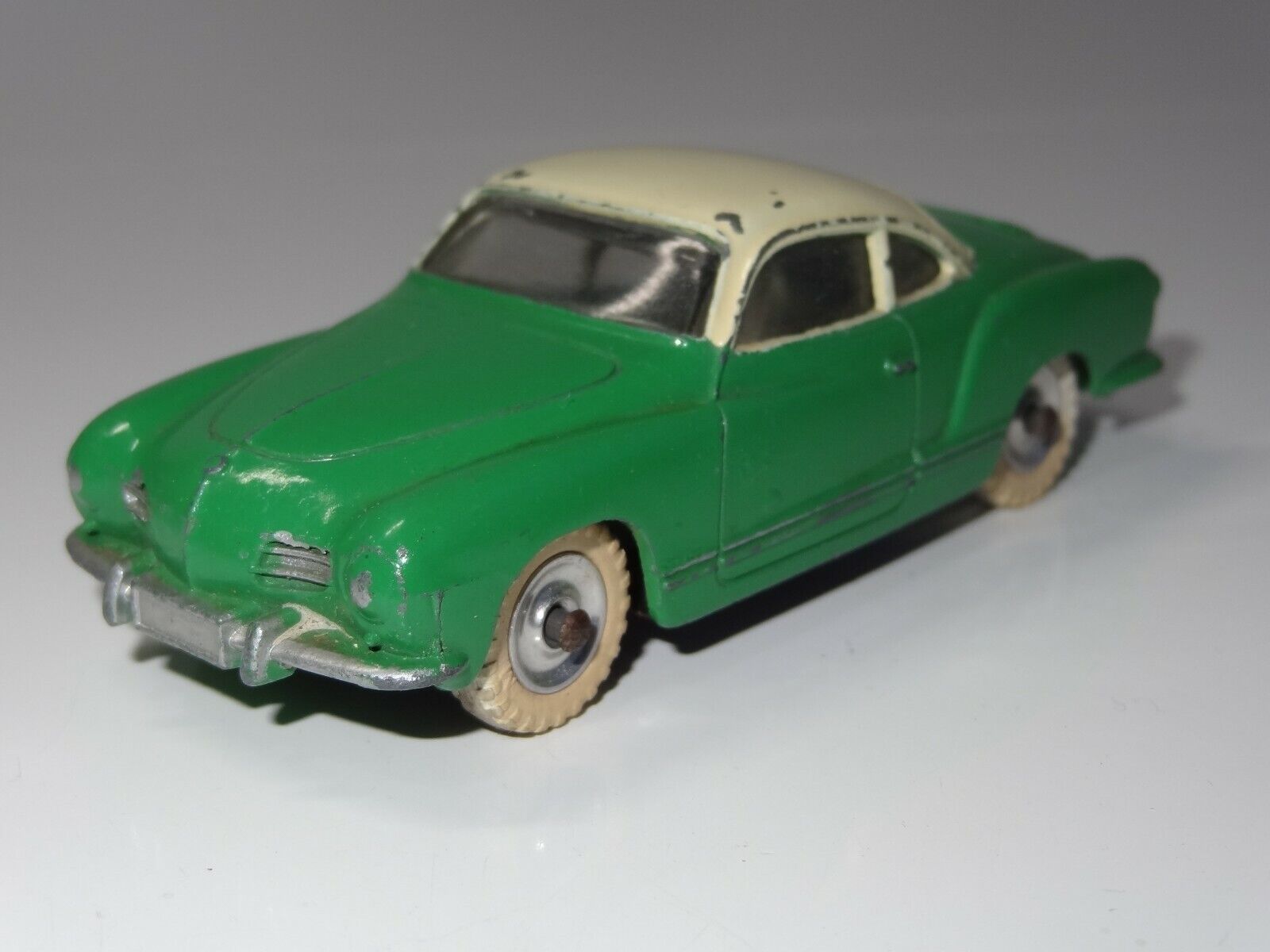 (T) dinky VW VOLKSWAGEN KARMANN GHIA - 187