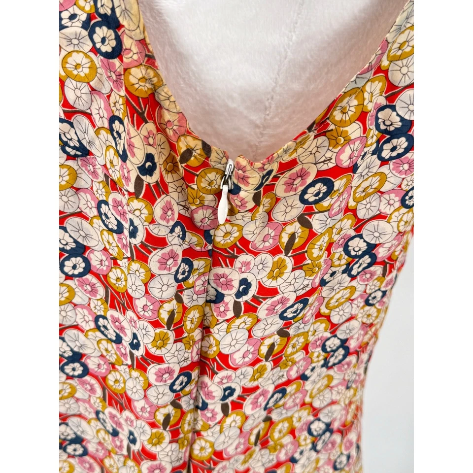 Blusa feminina Sine floral de seda sem mangas com babado frontal em excelente estado usado vermelha vários tamanhos 8 Anthro - Imagem 4 de 4