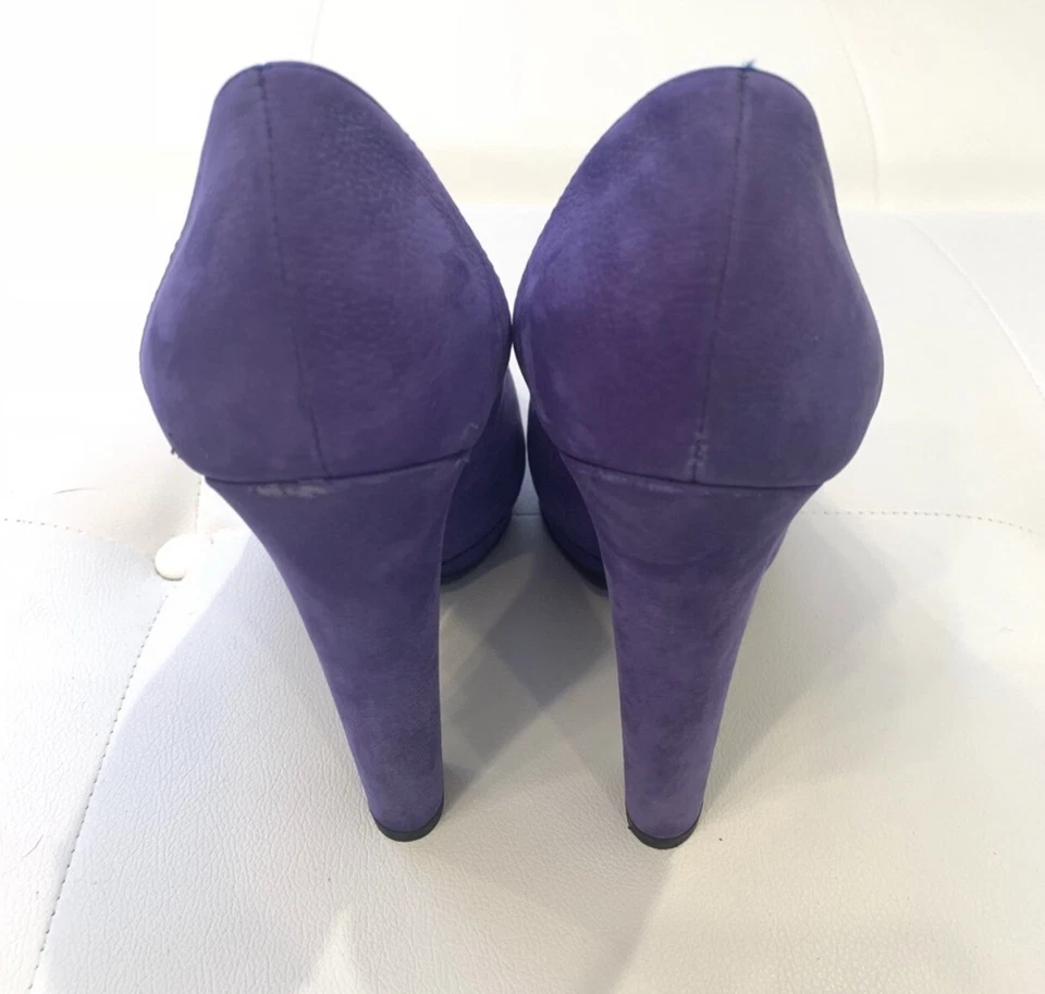 VERSACE Suede Bright Blue Pointed Toe Heels Sz 40 - Image 4 of 4