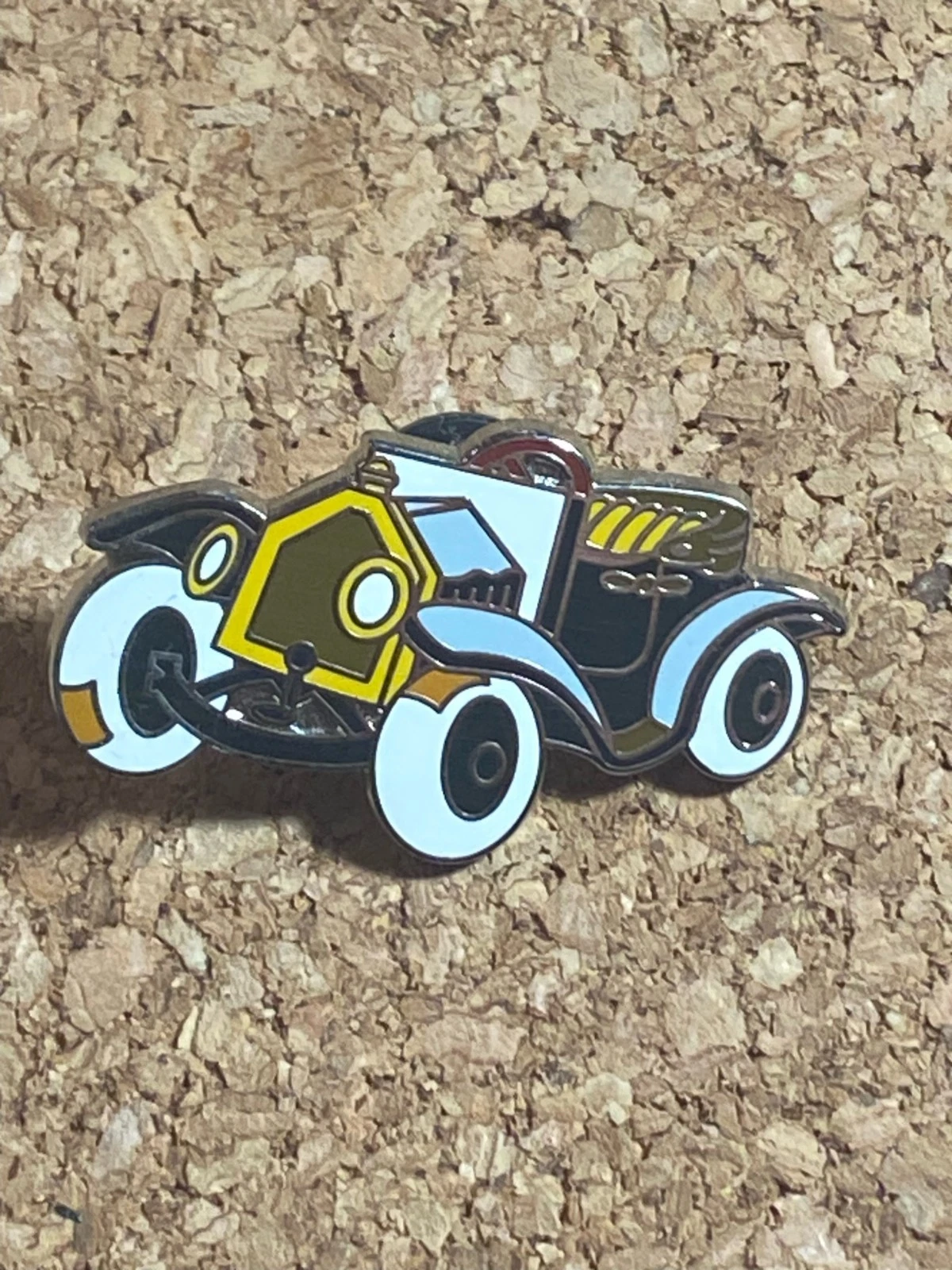 Disney Pin Goofy Mickey's Trailer Character Cars Magical Mystery Series 22 2023