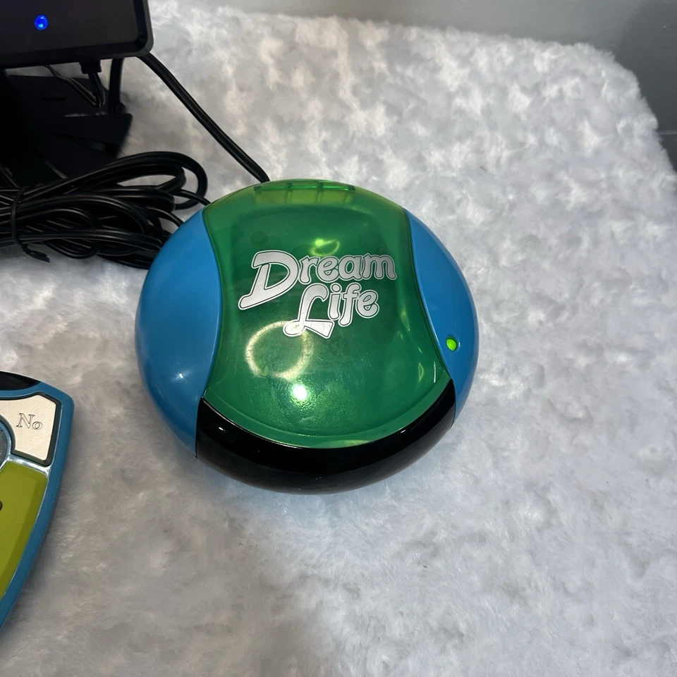 Videojuego Dream Life TV Plug and Play con control remoto 2005 Hasbro - Funciona muy bien Foto 3 de 4