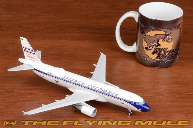 Skymarks 1:150 A320 Avianca Colombia N284AV w/Landing Gear - Image 4 of 4