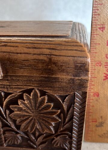 Vtg Plastic Wood Look Recipe Card Box with Recipes Lerner Melville NY Jacobean - Picture 9 of 9