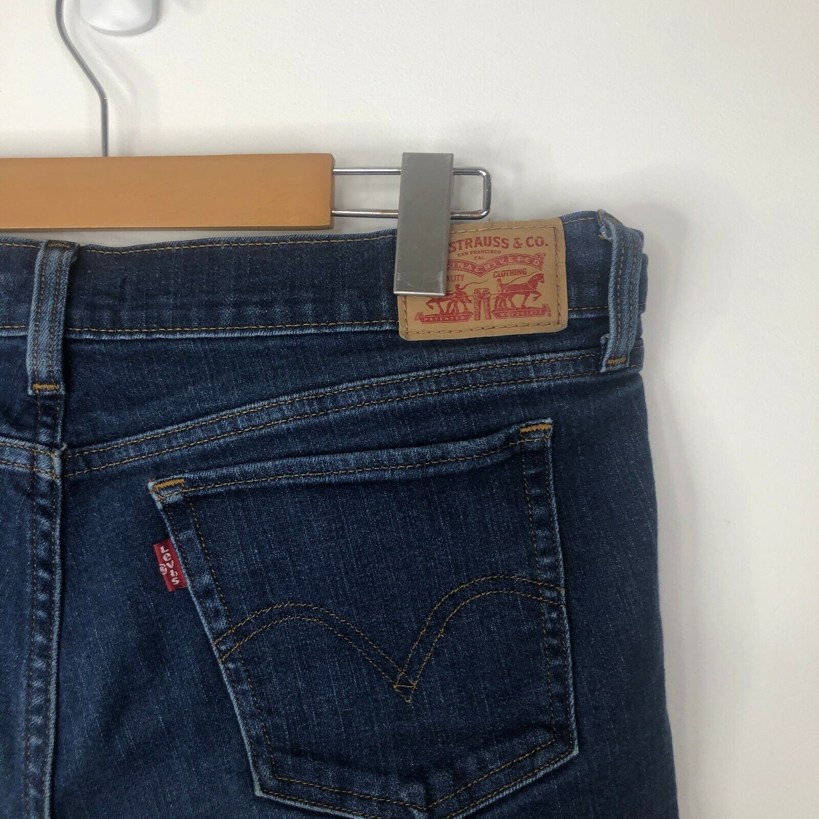 Levis Womens Size 30 Denim Jean Cut-Off Shorts Da… - image 3
