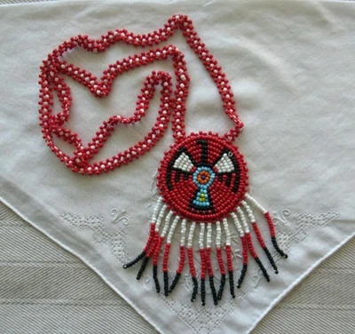 ROTE PERLENKETTE - ADLER - INDIANERSCHMUCK - GLAS - 78 cm - Bild 1 von 2