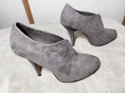 Apt 9 Gray/Taupe Stiletto Heeled Ankle Bootie Suede, Size 7 sg