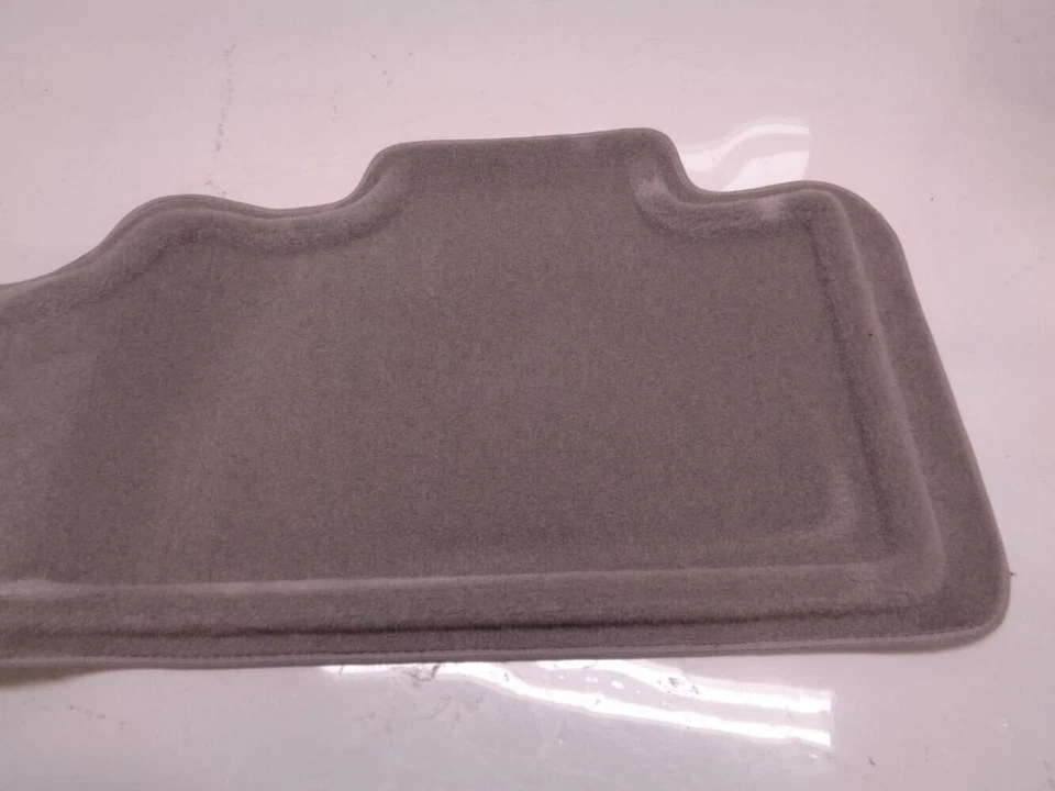 NEW LUND GREY SECOND ROW CATCH ALL FLOOR LINER FOR GMC YUKON 2007 & UP 629578 SR Foto 4 de 4