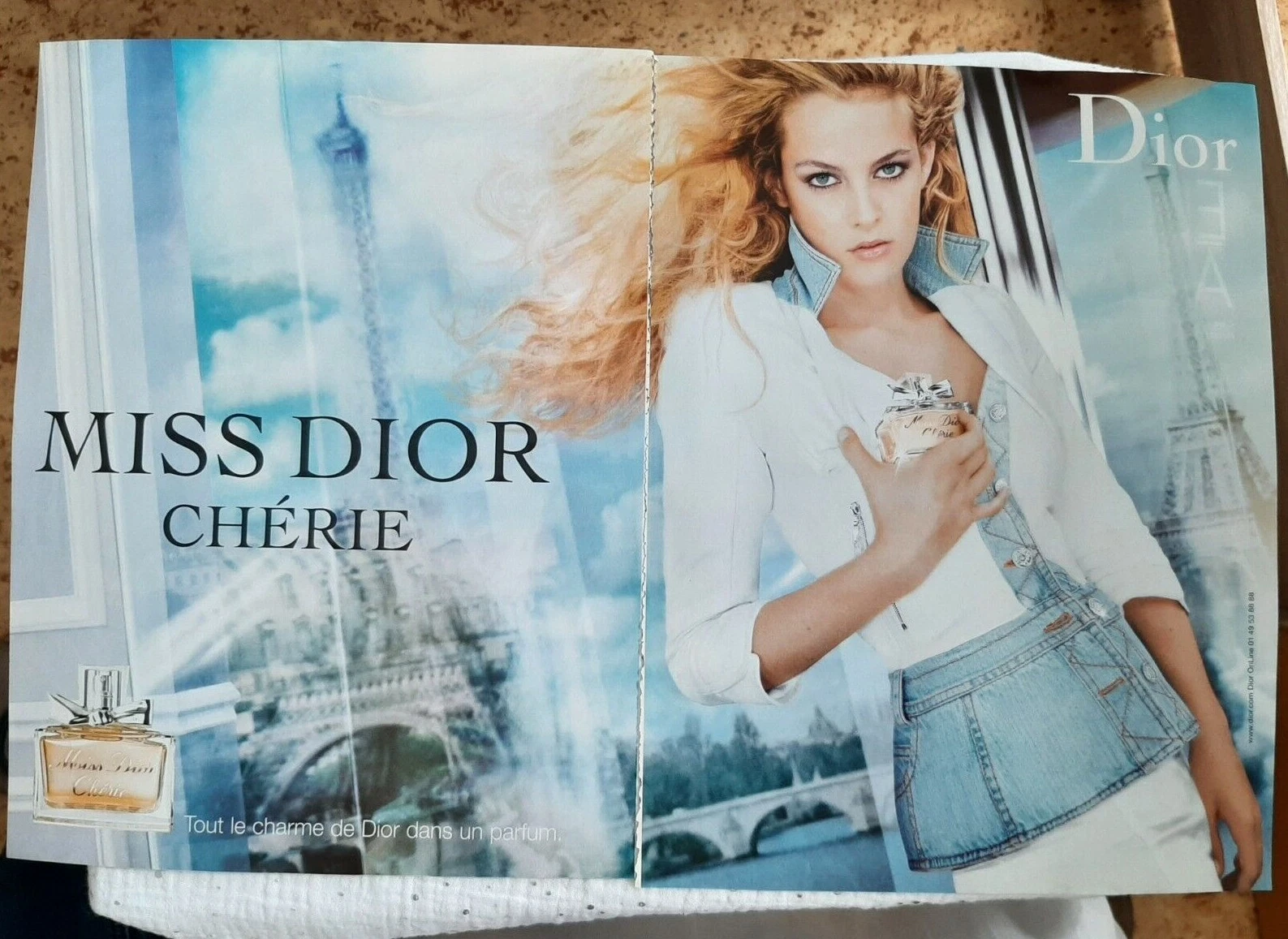 Publicité papier Parfum. Perfume Ad C. Dior Miss Dior Chérie de 2006