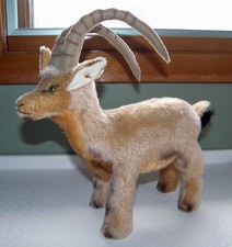 VINTAGE STEIFF 1963-76 ROCKY CAPRICORN GOAT 8.8 IN. MOHAIR MADE IN GERMANY EUC
