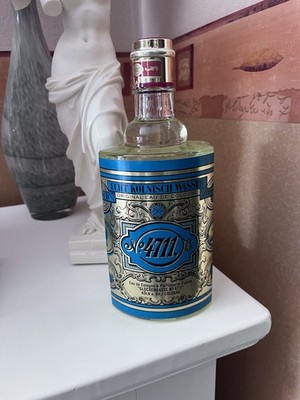 Riesen-Dummy-Flasche Der Berühmten Eau De Cologne 4711 Echt Kölnisch Wasser