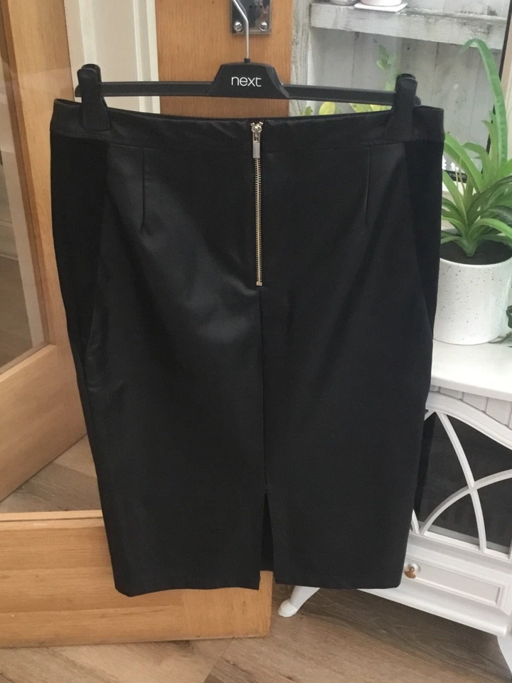 Black Faux Leather & Suede Straight Pencil Pleather Midi Skirt F&F Size 12 - Image 3 of 4