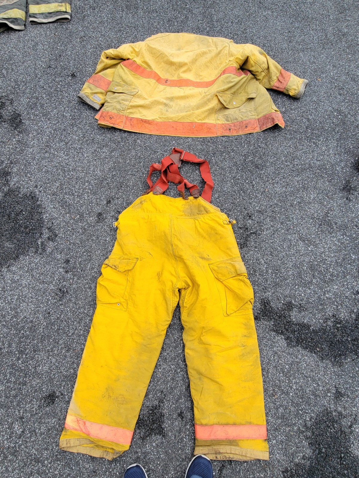 unknown FIREMAN JAKET USED-