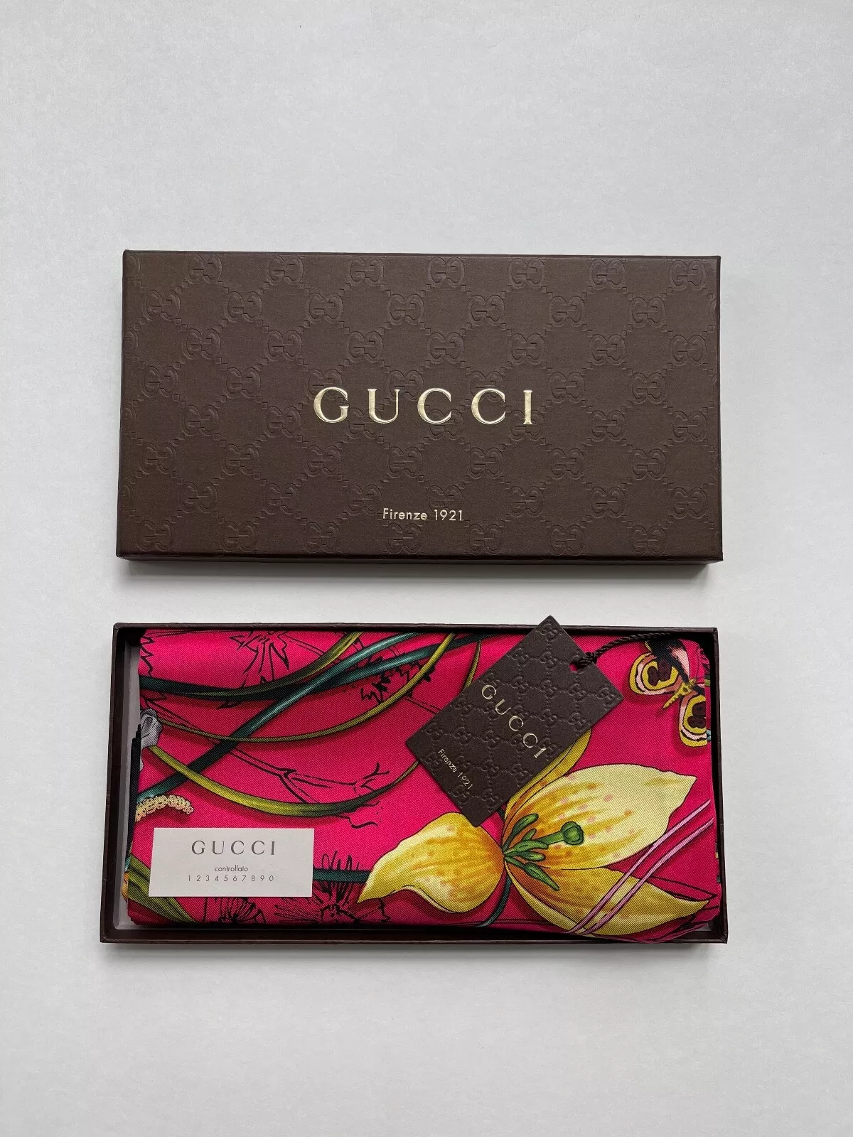 Écharpe Gucci unisexe neuve imprimé flore multicolore rose soie wrap avec boîte cadeau Gucci