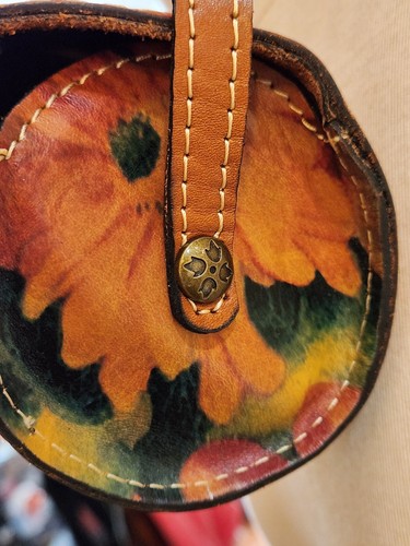 BOLSO BANDOLERA AJUSTABLE PATRICIA NASH HERITAGE AMATRICE CUERO FLORAL CAÑÓN - Imagen 9 de 12