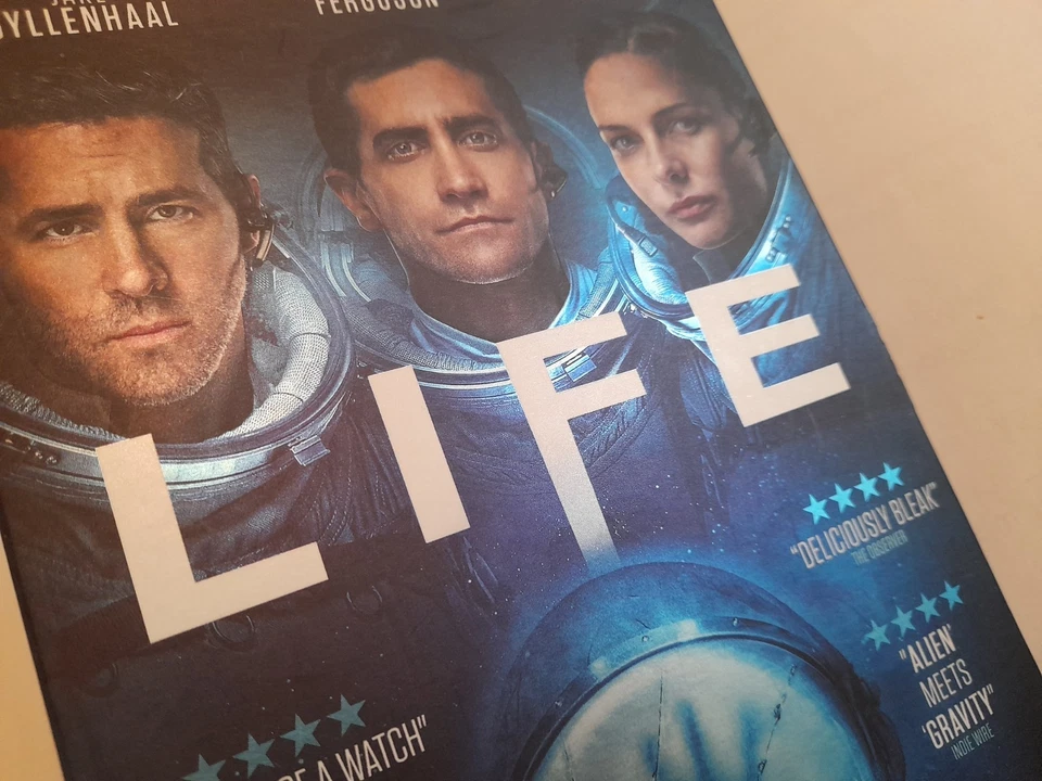 Life (DVD, 2017, Holofoil Slipcover)-Jake Gyllenhaal-Special Feat/Deleted Scenes - Image 3 of 4