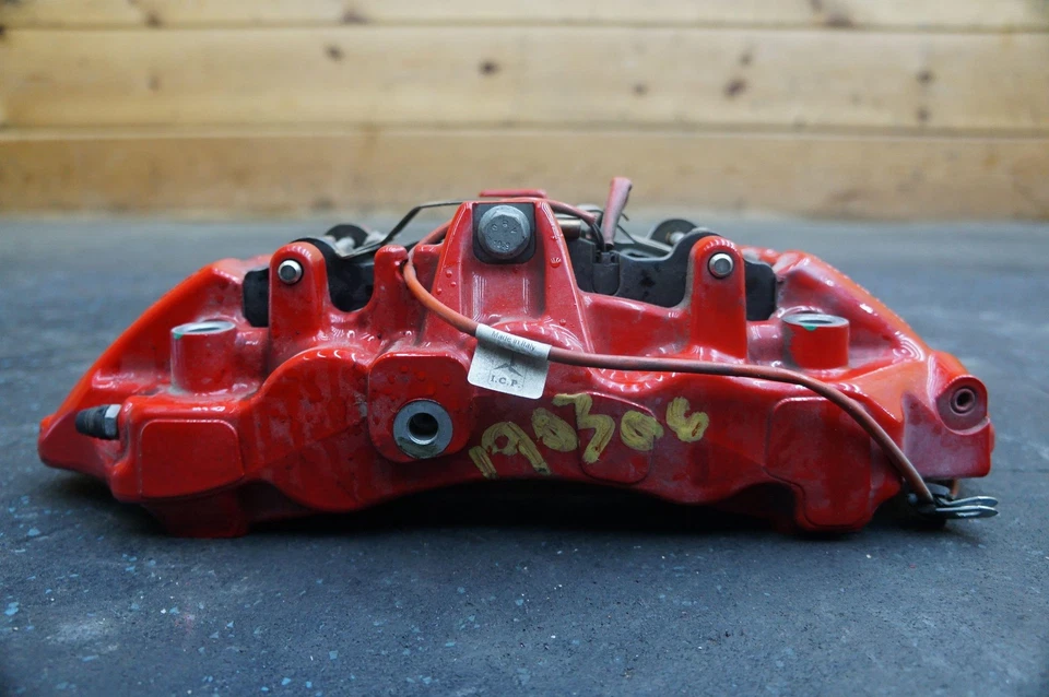 Pinza de freno delantera derecha del lado del pasajero roja 267316 OEM Ferrari FF 2011-16 Foto 4 de 4
