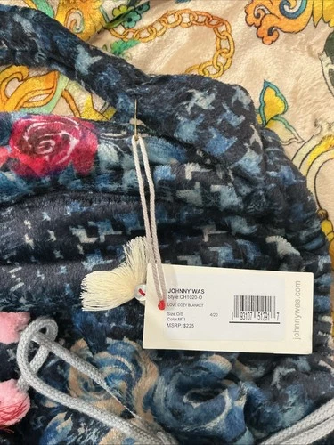 Johnny Was Love Reversible Fleece Blanket - Thumbnail 2
