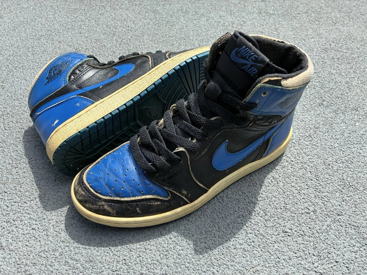 1985 Air Jordan one Nike, hyper royal size 9 1/2 men’s 1985 Jordan 1  main image 2