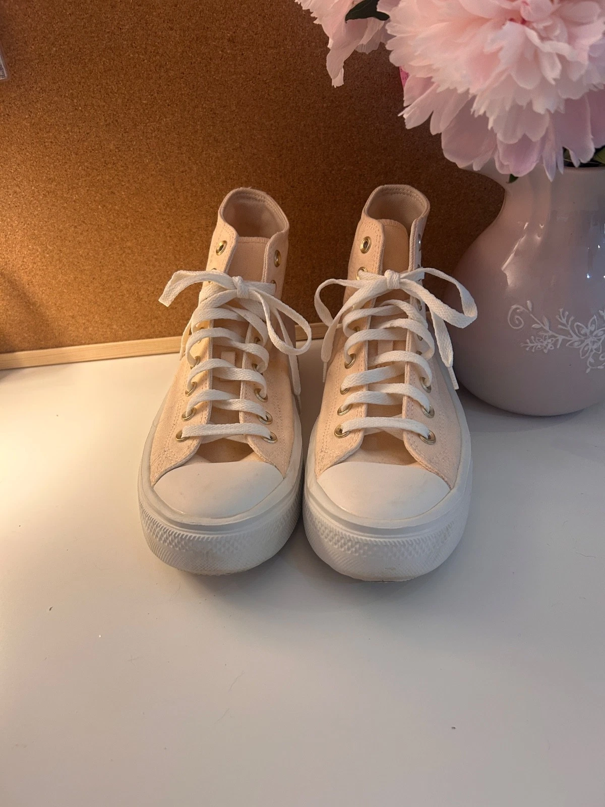 pink converse high top womens uk 8, new worn only once